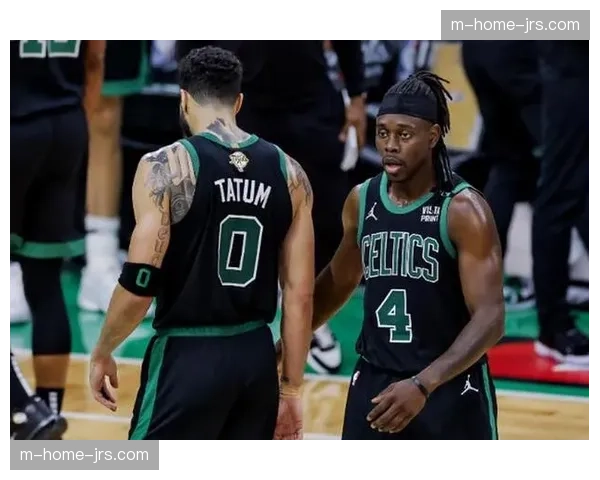 凯尔特人防守坚韧 怀特霍勒迪后场防守组合出色 凯尔特人防守坚韧 怀特霍勒迪后场防守组合出色